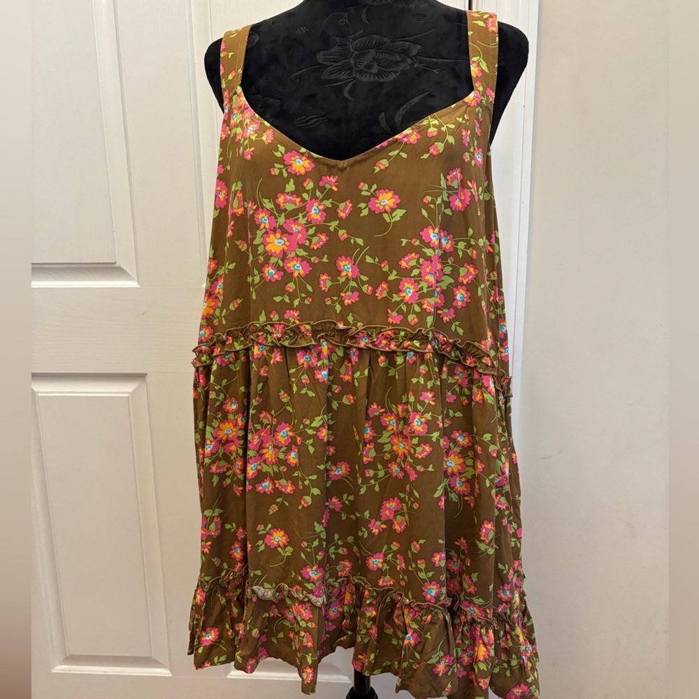 Matilda Jane On A Whim floral tank cross back ruffle details flowy flattering XL